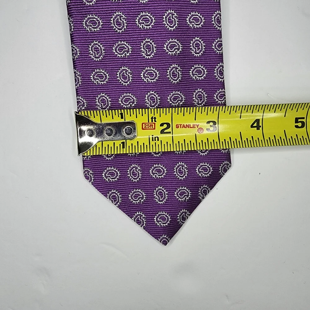 BROOKS BROTHERS MAKERS & MERCHANTS.  Purple Paisley Silk Tie.